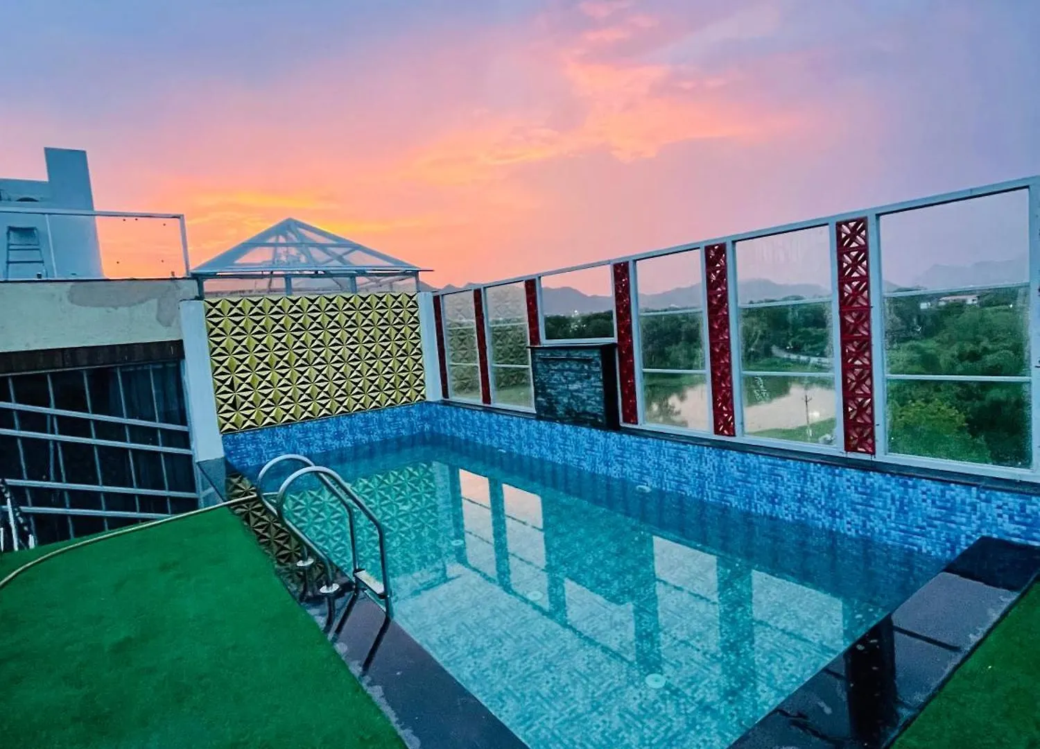 The Lake Mount Udaipur